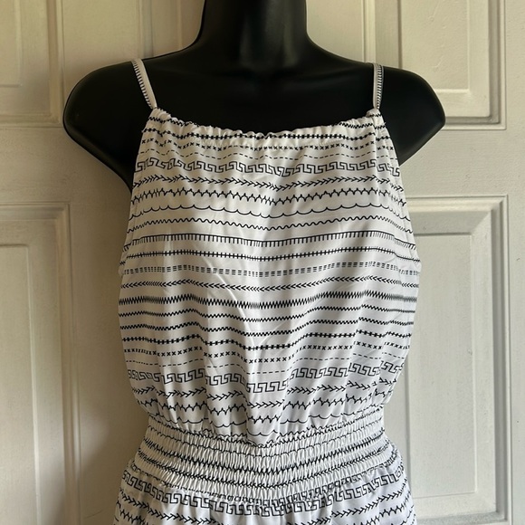 BEBE SMOCKED WAIST HALTER WHITE/BLACK  JUMPSUIT SIZE S - Picture 2 of 12
